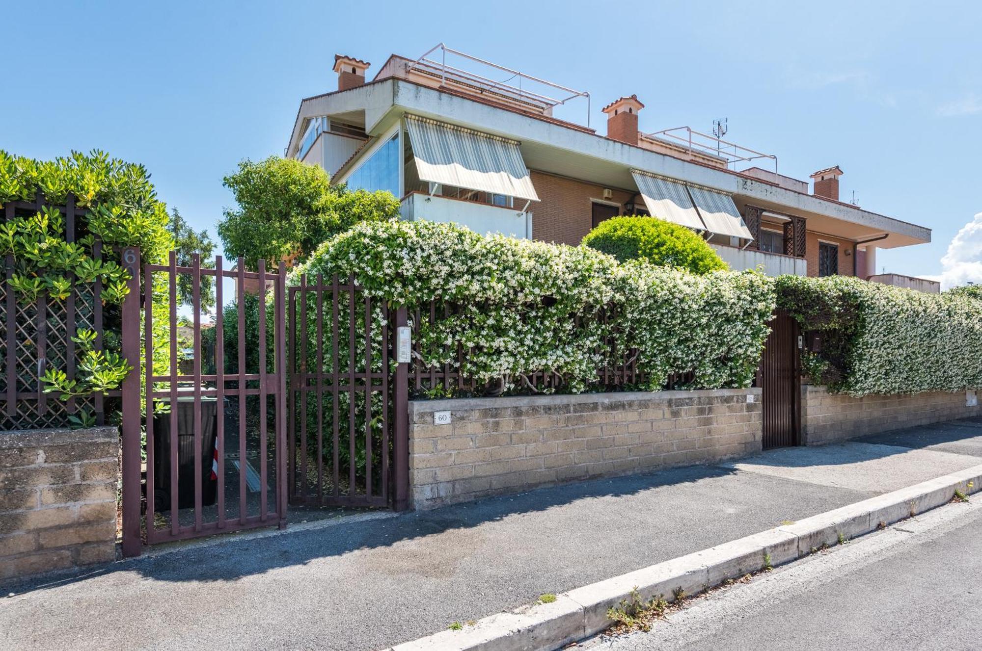Travelershome Ciampino Suite Zewnętrze zdjęcie